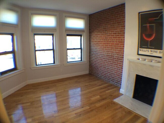 235 Harvard Ave, Unit #1 in Boston, MA - Foto de edificio - Building Photo