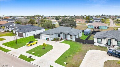 221 Chiquita Blvd N in Cape Coral, FL - Building Photo - Building Photo