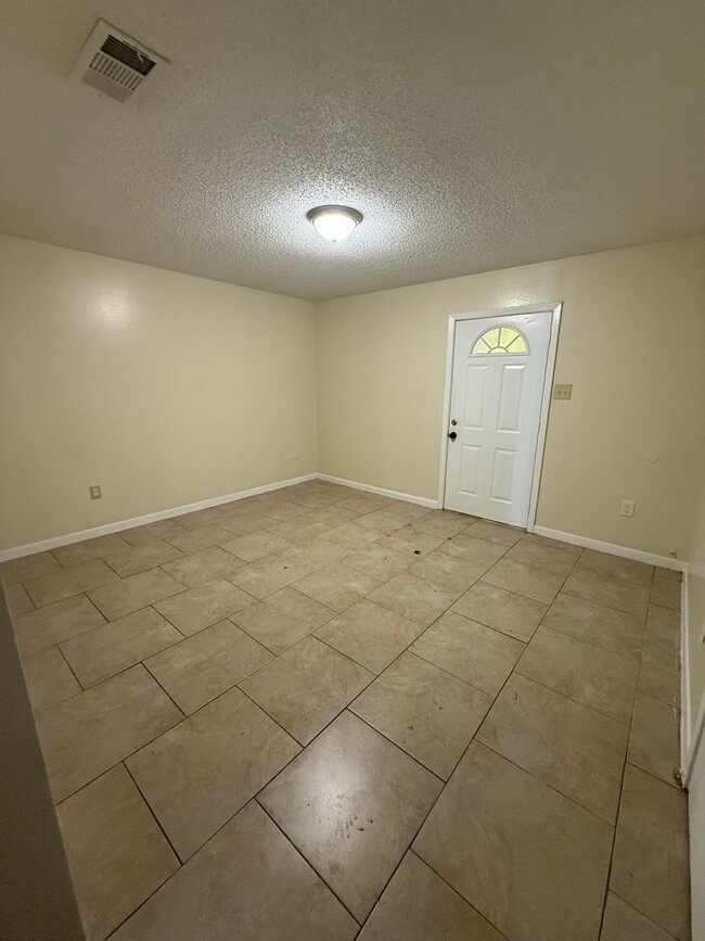 8257 Keel Ave in Baton Rouge, LA - Building Photo - Building Photo