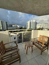 1621 Bay Rd in Miami Beach, FL - Building Photo - Building Photo