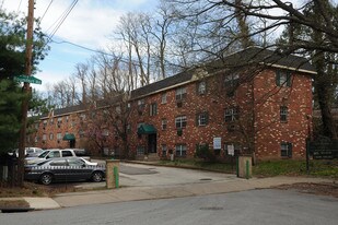 Woodbrook Lane Apartments in Philadelphia, PA - Building Photo