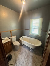 1065 E 66th St in Cleveland, OH - Building Photo - Building Photo