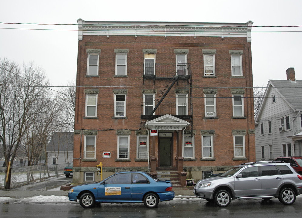 90 Linden Ave in Middletown, NY - Building Photo