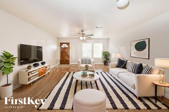 22811 Precious Pl in Spring, TX - Foto de edificio - Building Photo