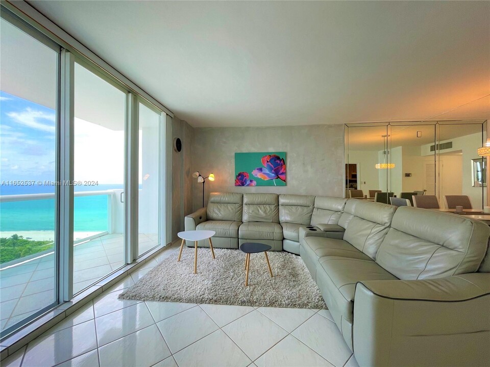 5001 Collins Ave in Miami Beach, FL - Building Photo