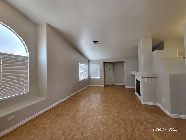 3564 Spring Shower Dr in Las Vegas, NV - Building Photo - Building Photo