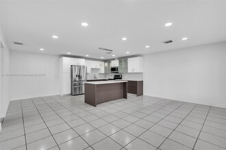 17260 NW 42nd Ct in Miami Gardens, FL - Building Photo - Building Photo
