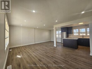 5881 Britannia Crescent in Niagara Falls, ON - Building Photo - Building Photo