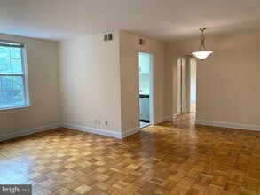 26 S Old Glebe Rd in Arlington, VA - Foto de edificio - Building Photo