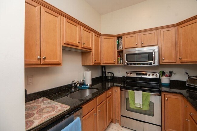 15 Parrott St in Lynn, MA - Building Photo - Building Photo