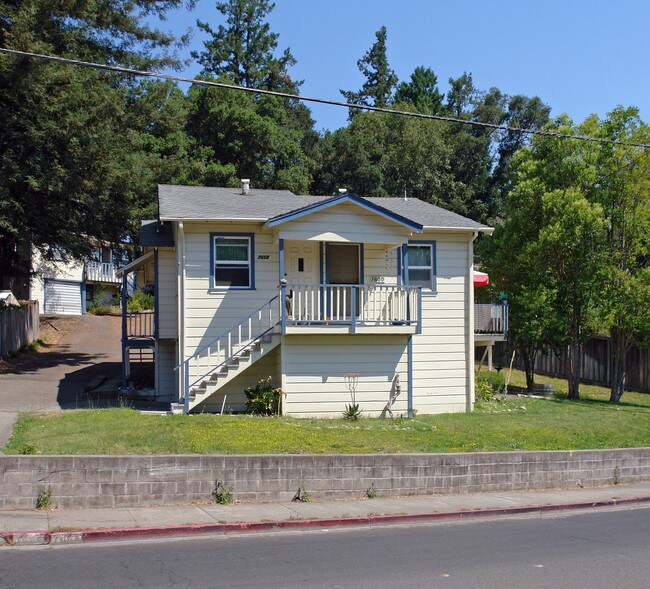 7600 Bodega Ave in Sebastopol, CA - Building Photo - Building Photo