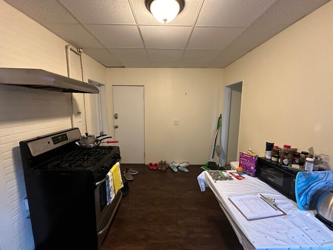 58 Medford St, Unit 2 in Somerville, MA - Foto de edificio - Building Photo