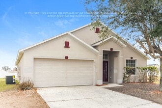 4610 Sandhurst St in Kissimmee, FL - Foto de edificio - Building Photo