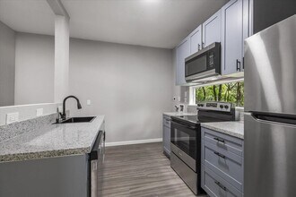 401 Putnam Dr in Tallahassee, FL - Building Photo - Building Photo