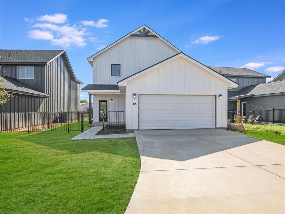 416 Stagecoach Trail in San Marcos, TX - Building Photo