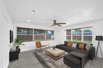 7021 Park St in Hollywood, FL - Building Photo - Building Photo