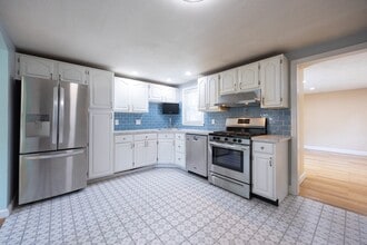 22 Suffolk Rd in Sharon, MA - Building Photo - Building Photo
