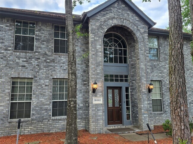16002 Cutten Rd in Houston, TX - Building Photo - Building Photo