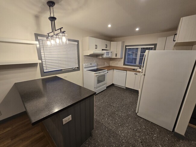 938-938 Weatherdon Ave in Winnipeg, MB - Building Photo - Building Photo