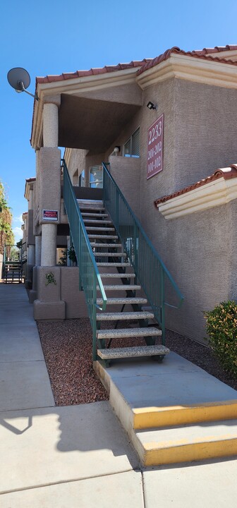 2233 James Bilbray Dr, Unit 101 in Las Vegas, NV - Building Photo