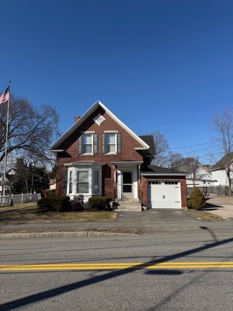 394 Hanover St, Unit 1 in Manchester, NH - Building Photo