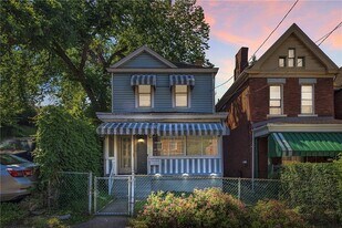 204 Johnston Ave in Pittsburgh, PA - Building Photo