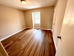 3730 Old Flowery Branch Rd, Unit J3 in Oakwood, GA - Building Photo - Building Photo