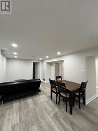 16 Gilmour Dr in Ajax, ON - Building Photo - Building Photo