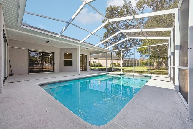 918 Academy Dr in Brandon, FL - Building Photo - Building Photo