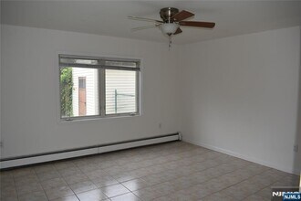 100 Kipp Ave in Lodi, NJ - Building Photo - Building Photo