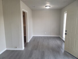 5322 Pershing St in Houston, TX - Building Photo