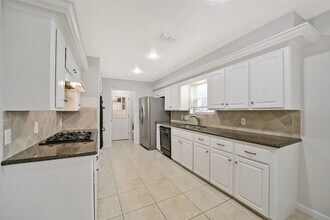 12423 Olympia Dr in Houston, TX - Building Photo - Building Photo