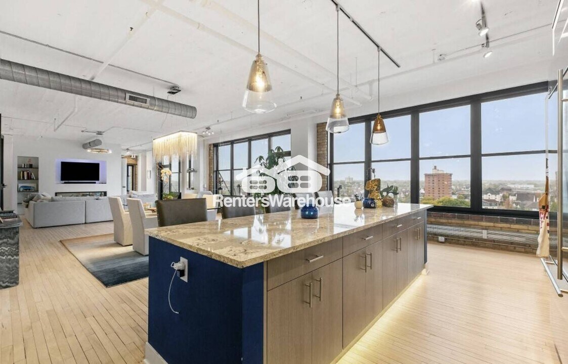290 Market St in Minneapolis, MN - Building Photo