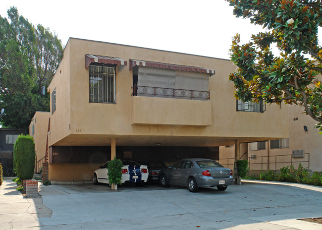 628 N Orlando Ave in Los Angeles, CA - Foto de edificio - Building Photo