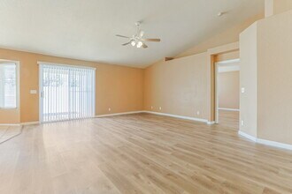 527 N Bailey Cir in Mesa, AZ - Building Photo - Building Photo