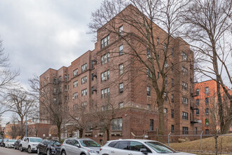 Windsor Terrace at Jamaica Estates Owners, In in Jamaica, NY - Building Photo - Primary Photo