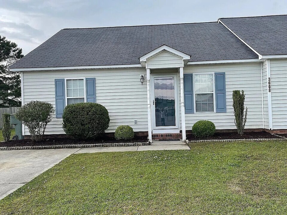 3608 A Palmer Dr in Greenville, NC - Building Photo