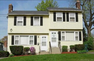 21 Goodwin St in Manchester, CT - Building Photo