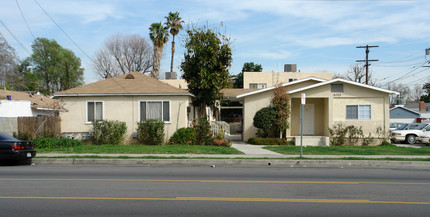 6700 Hazeltine Ave in Van Nuys, CA - Building Photo - Building Photo