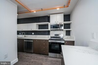 501 W Lexington St, Unit 204 in Baltimore, MD - Building Photo - Building Photo