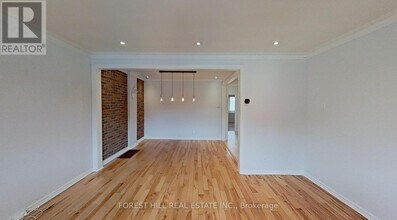 32 Rotherham Ave in Toronto, ON - Building Photo - Building Photo