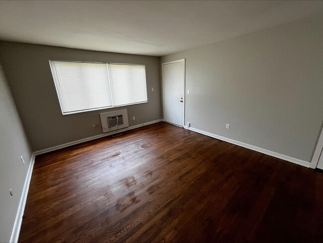 4689 Hilton Ave in Columbus, OH - Building Photo - Building Photo