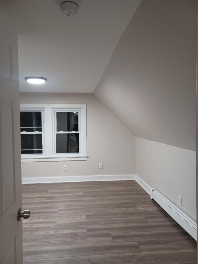 12 Grain St, Unit 3 in Newark, NJ - Building Photo - Building Photo