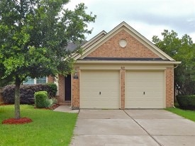 860 Rock Harbor Ln in League City, TX - Building Photo