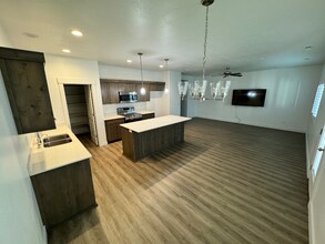 2080 W 1755 S in West Haven, UT - Building Photo - Building Photo