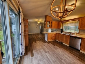 11 Basin Point Rd in Harpswell, ME - Building Photo - Building Photo