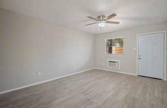 The Pavilion in Lubbock, TX - Foto de edificio - Building Photo