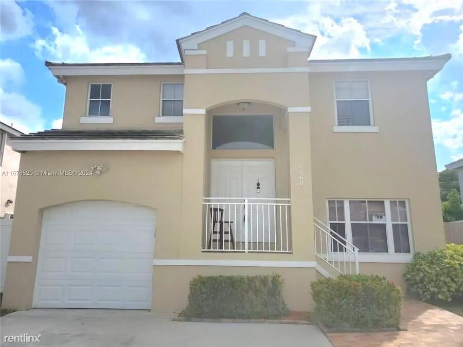 6460 French Angel Terrace in Margate, FL - Building Photo