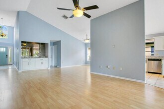 3030 Tall Timber Dr in Orlando, FL - Building Photo - Building Photo