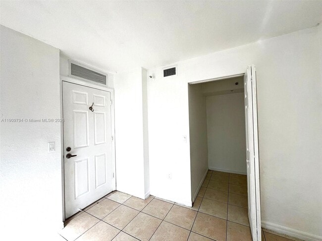 13820 NE 3rd Ct in North Miami, FL - Building Photo - Building Photo